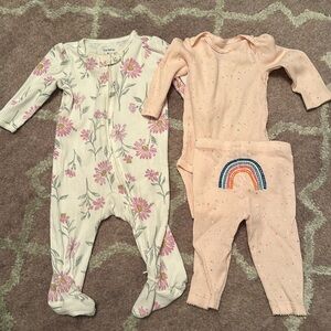 Carters 6 M Girls onesie set